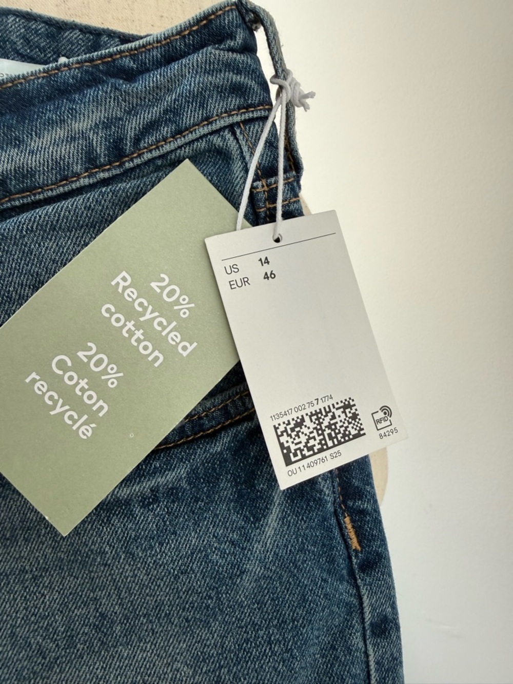 H&M Women's Faded Blue Boyfriend Jeans - Picture 3 of 10